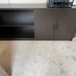 Nice looking Console. Great for office or TV 17x 67 x 28h Smoke and pet free