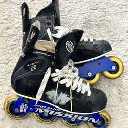 Roller hockey skates 