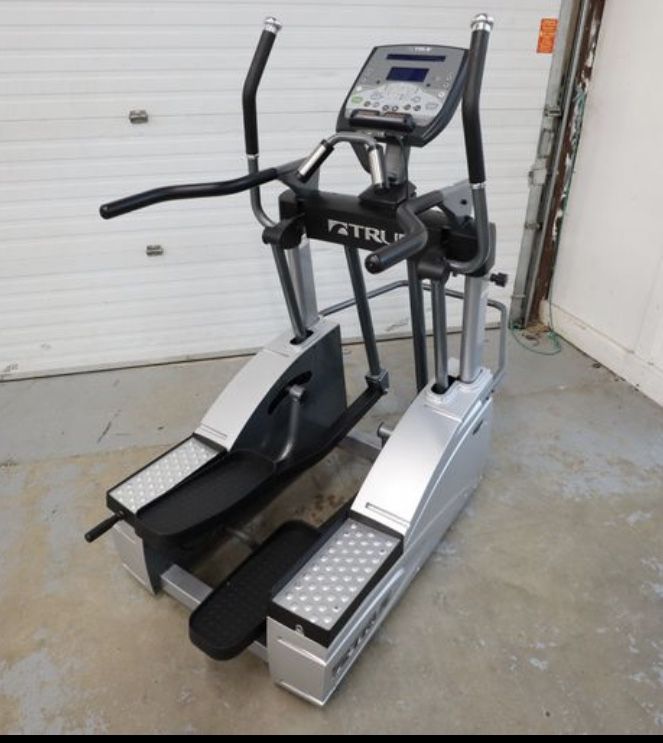 Used True Fitness XTSXA-2 12-AX0002A Adjustable Stride Elliptical For Home Gym