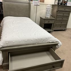 Twin Storage Bed Dresser Mirror Nightstand 