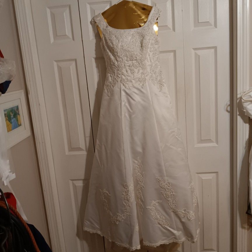 Like New Wedding Dress Vintage Great Condition Kept In Professional Storage