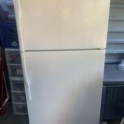 Maytag Refrigerator With Ice Maker 