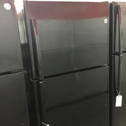 GE 16 Cu Ft Top And Bottom Fridge. 1 year Warranty 