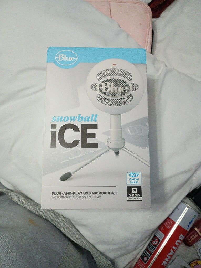 Snowball Ice Blue Microphone