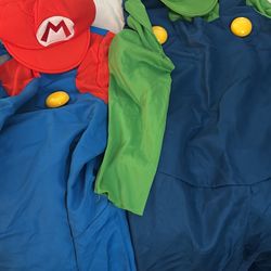 Halloween Costumes  4 Outfits (adult)