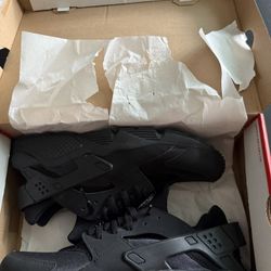 Triple Black Huarache, Size 13