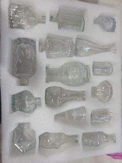 32 mini glass vases