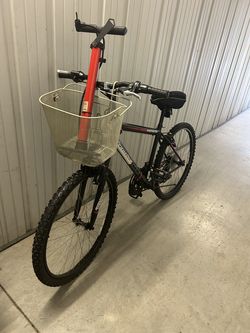 🚲 Roadmaster 26" Bike in Excellent Condition – with Accessories