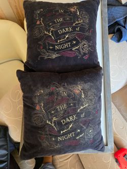 Pillows set