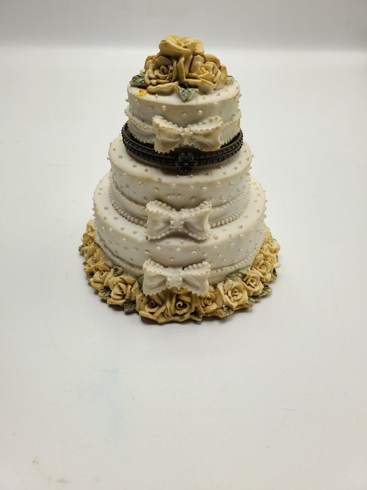 Vintage Wedding Cake Jewelry Box