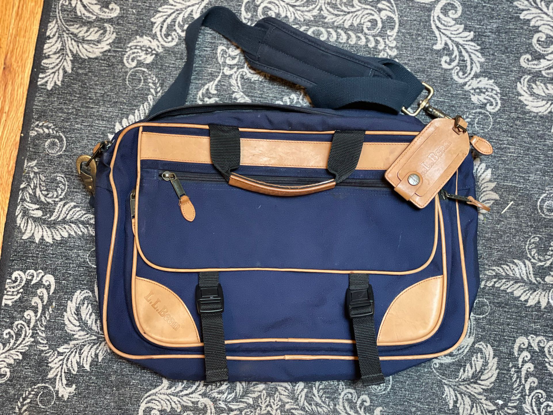 L.L. Bean VTG Deluxe Messenger Bag