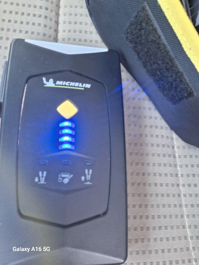Michelin Brand CarStarter/Portable Charger