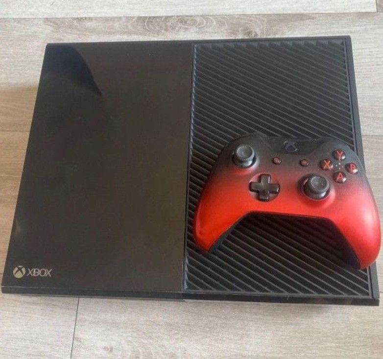 Xbox One Console W/ 1TB SSHD & Controller