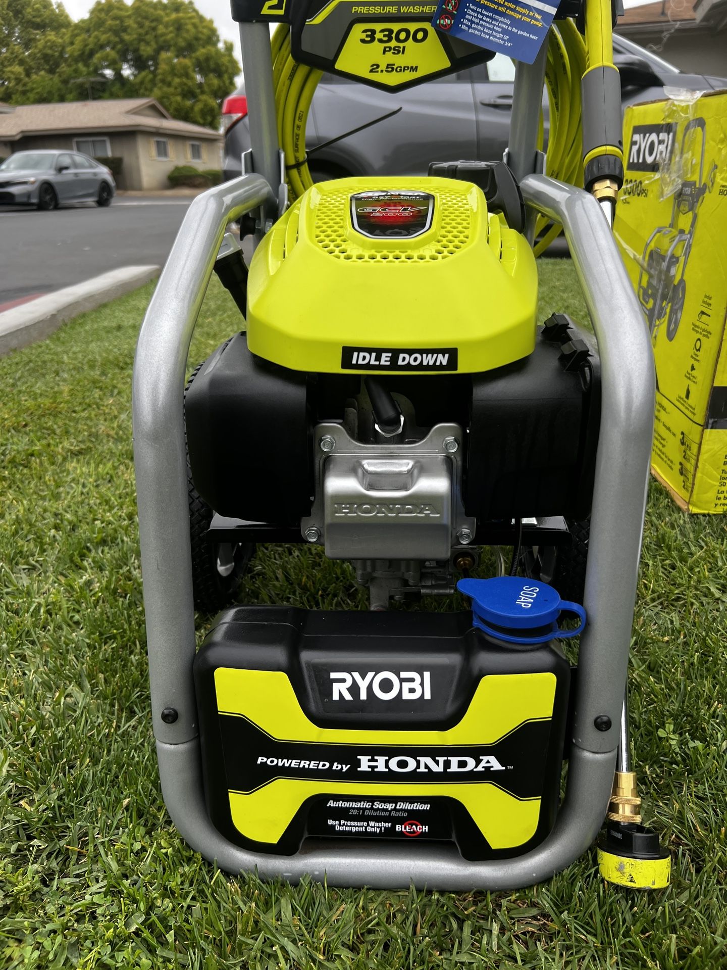 RYOBI /HONDA PRESSURE WASHER 3300 PSI 2.5 GPM Cold Water Gas Pressure Washer with Honda GCV200 Engine
