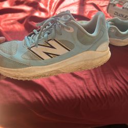 North Carolina Baseball Trainers Size 8.5