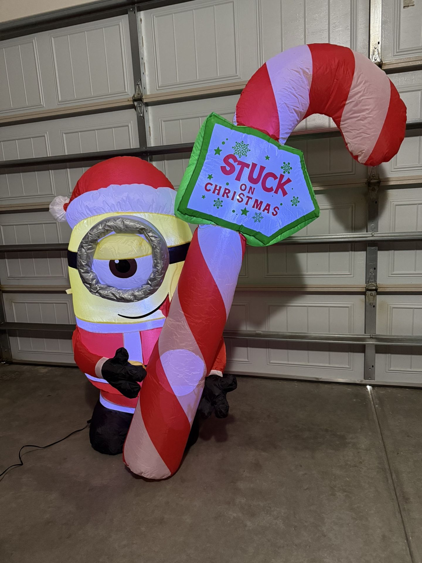 Christmas Inflatable Minion Holding with Giant Candy 5ft (New)