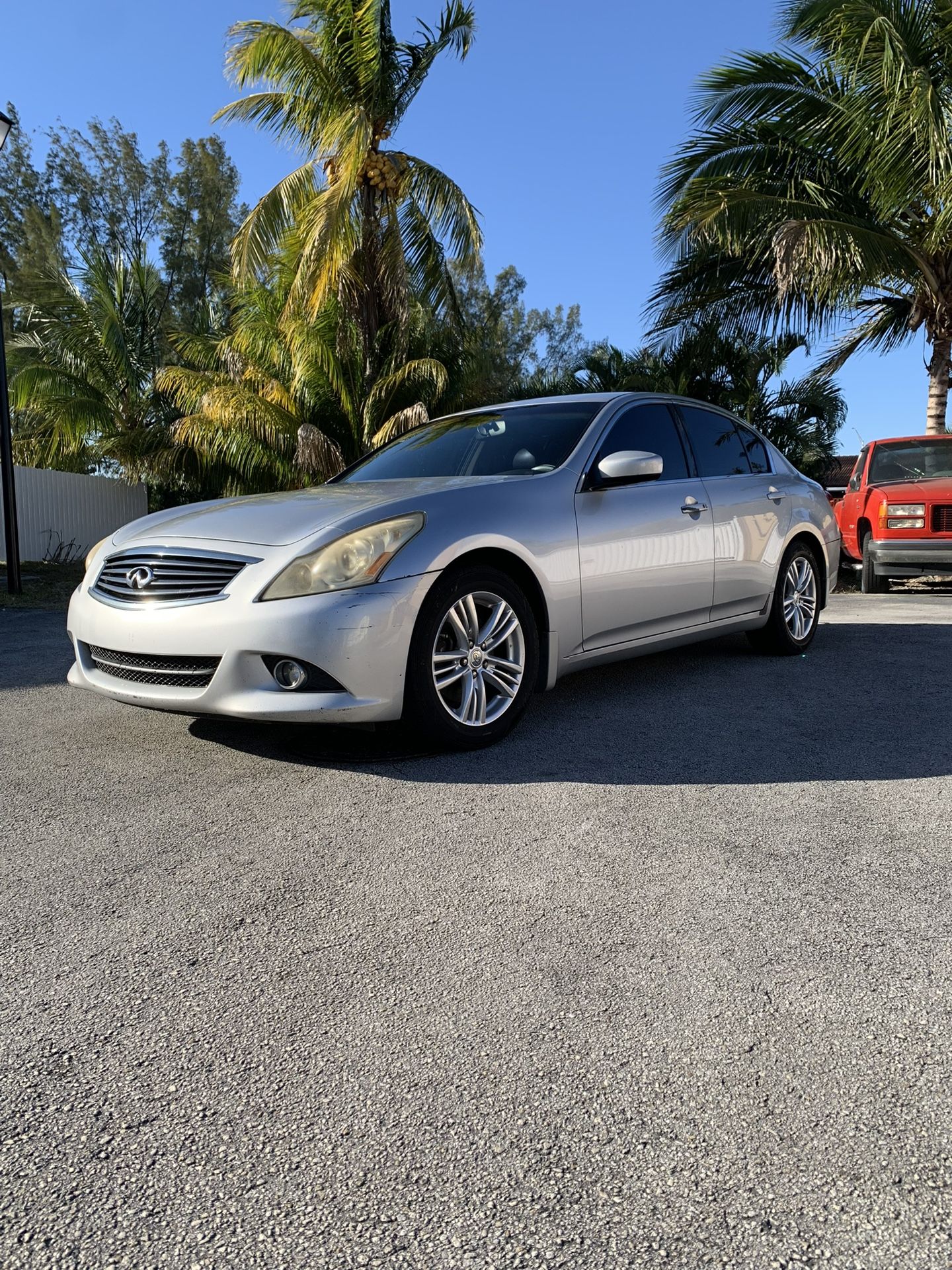 2011 Infiniti G25