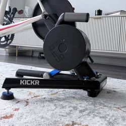 Yahoo KICKR V5 Smart Trainer
