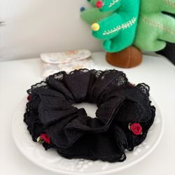 Big version black with red roses scrunchie/hair tie