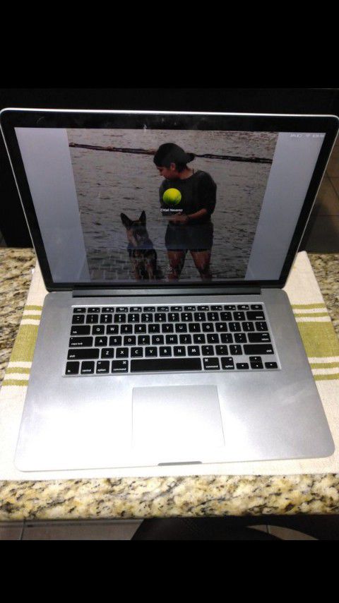 MacBook pro 13, 2016yr, 14inch, 15gig ram SSD