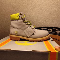 GREEN AND GREY TIMBS