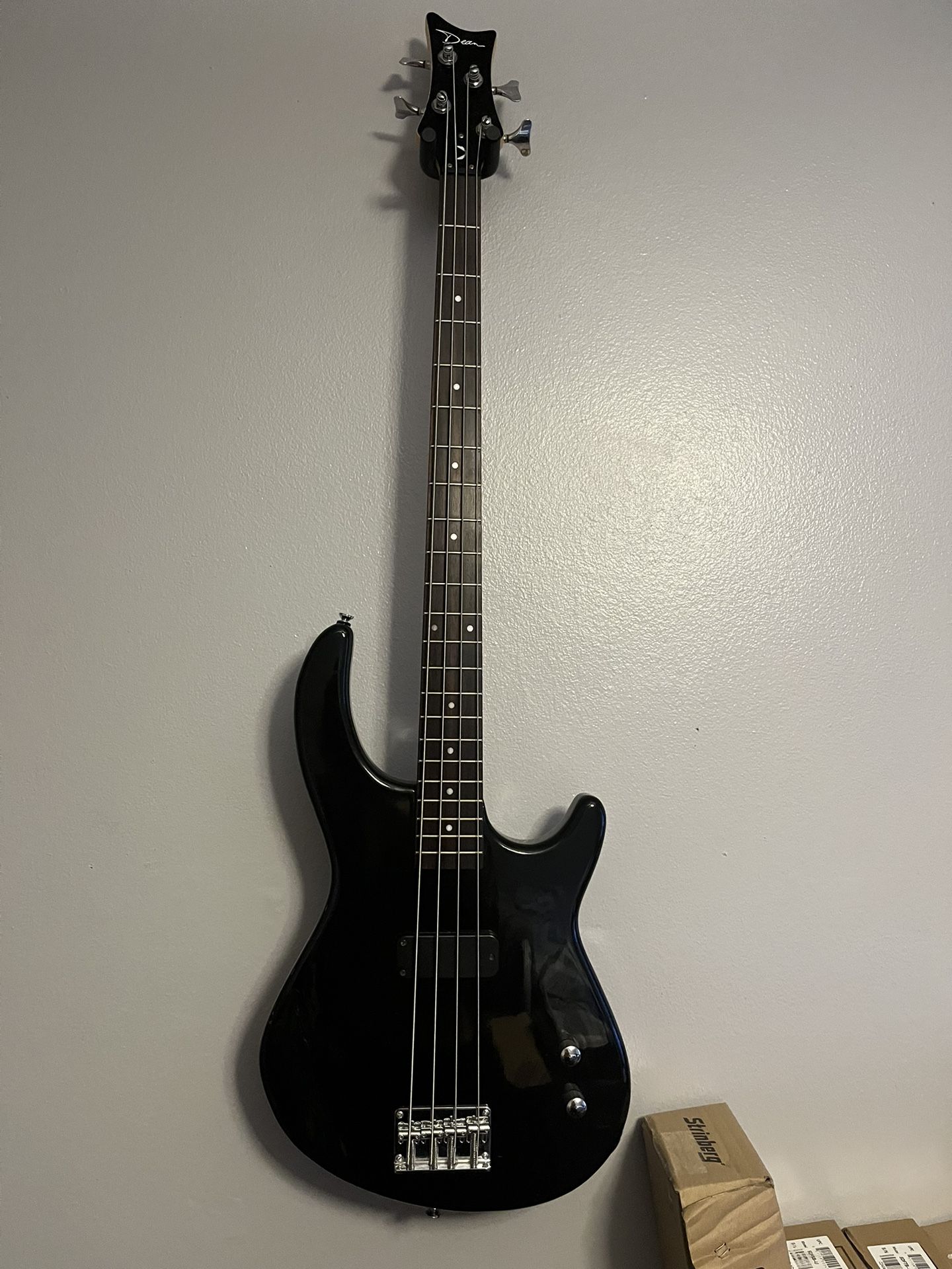 Dean Edge 09 Electric Bass