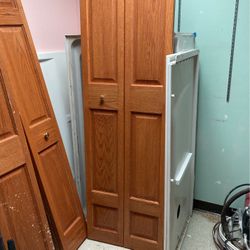 Bifold Solid Wood Oak Doors Like New $50 Each.