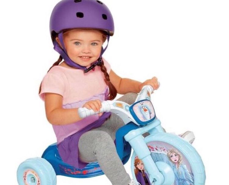 Frozen 2 10" Fly Wheels Kids' Ride-On (Ages 2-4)