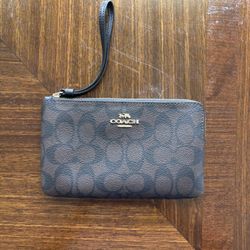 Coach Signature Canvas Wristlet 