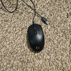 Logitech G203 mouse