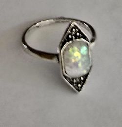 MARCASITE BEZEL SET TRIANGULAR  QUALITY TITANIUM SILVER NEW SIZE  6 STATEMENT RI