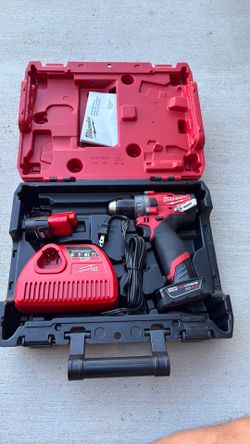 Milwaukee M12 FUEL 12V Brushless Cordless 1/2 in. Hammer Drill Driver Kit with 4.0Ah and 2.0Ah Battery and Charger.