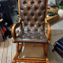 Rocking chair. Solid wood and leather cushion