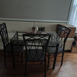 Dining Set Table And 4 Chairs 