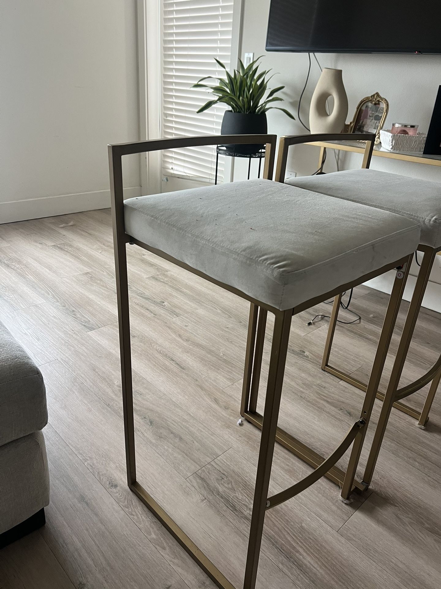 Pair Stools
