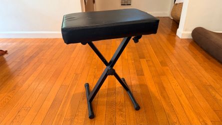 High adjustable piano/keyboard stool High adjustable piano/keyboard stool