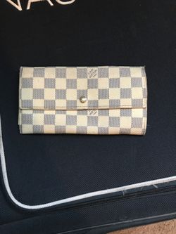 LV Wallet