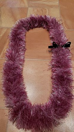 Magenta, White Blend Lei