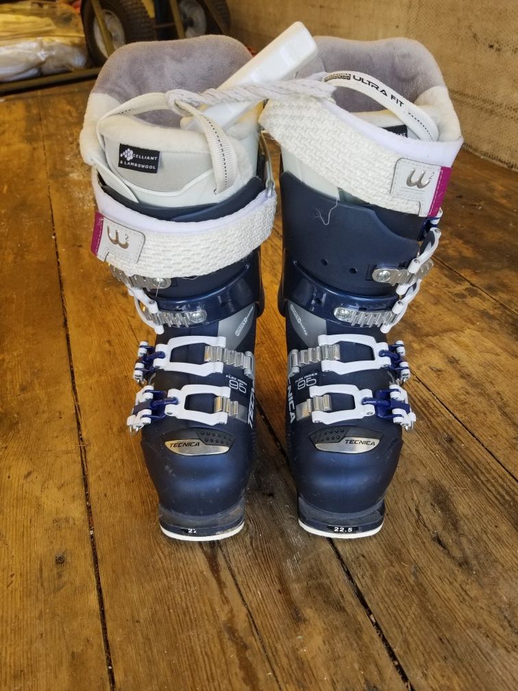 Ski boots (women)