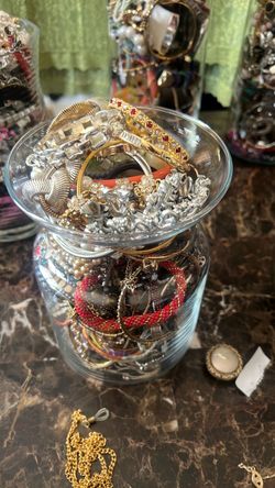 Collares nuevos y usados