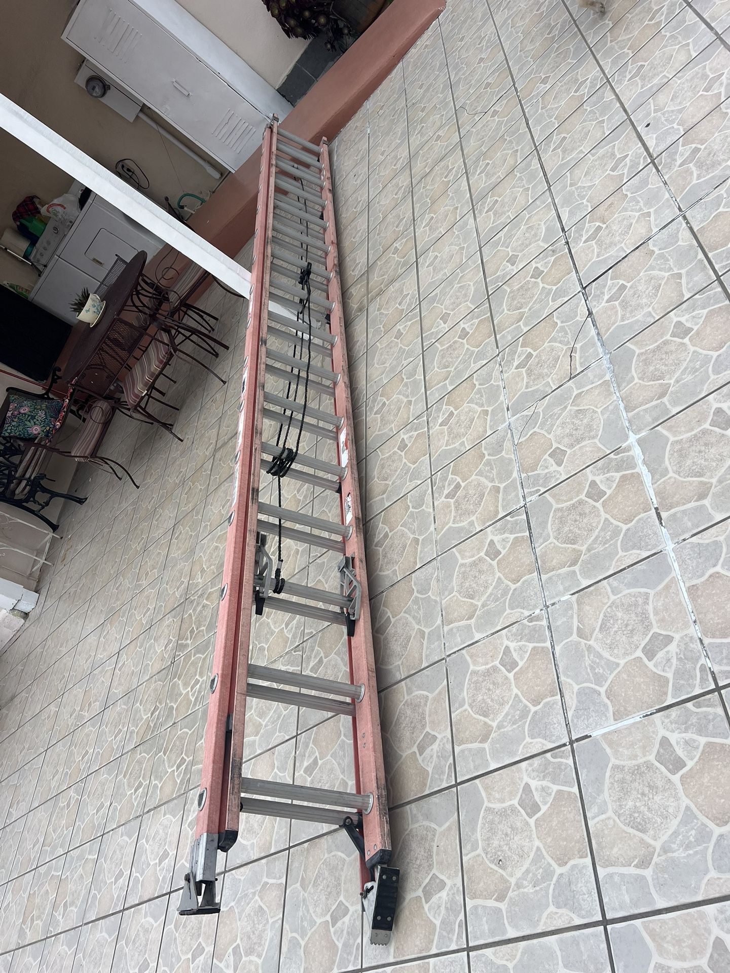 escalera de 32 pies de fibra de vidrio muy barata