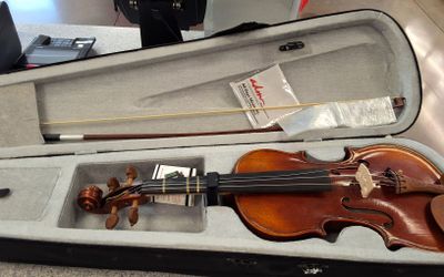 Clara Schmidt 500 Violin With Case