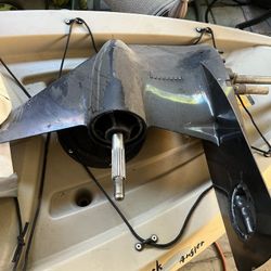 Mercury Gearcase 9148T84 With Damaged Gears