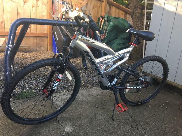 hyper aluminum mountain bike