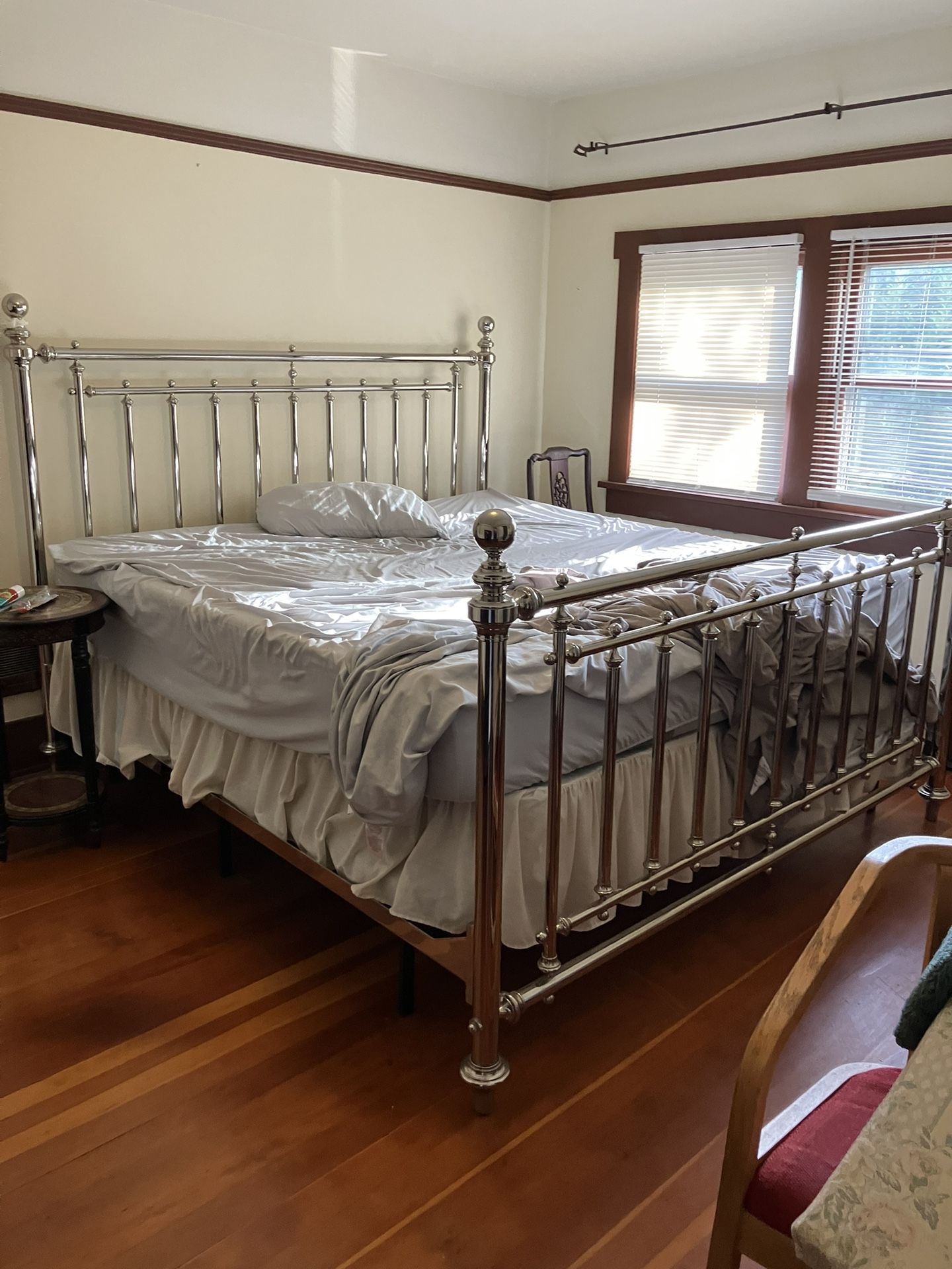 Free King Size Bed With Frame South Capitol Neighborhood 