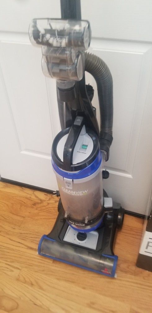 BISSEL VACUUM WITH AMAZING POWER SUCTION. , WORKS EXCELLENT ATTACHMENTS