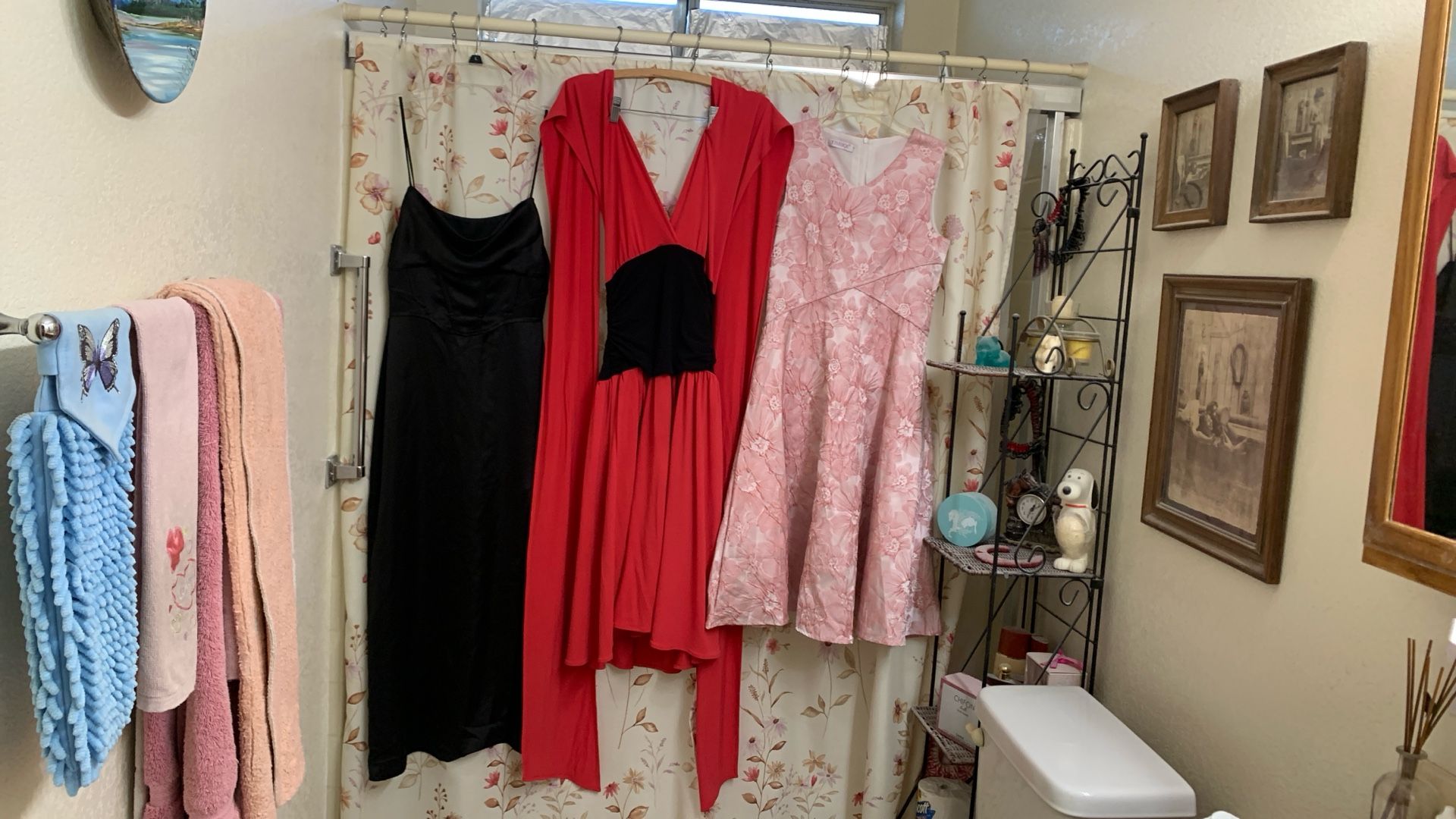 Short Party Dresses.    $10.00.   Chino, Ca