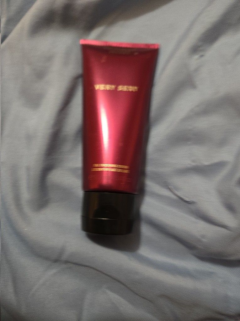 Victoria Secrets Very Sexy