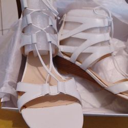 Sandals Nine West White  9.5,  please Read Description Below 