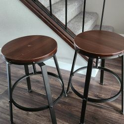 2 Bar Stools